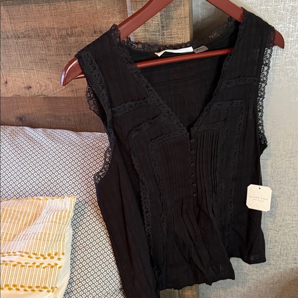 Altar'd State Black Lace Sleeveless Blouse - Picture 5 of 7
